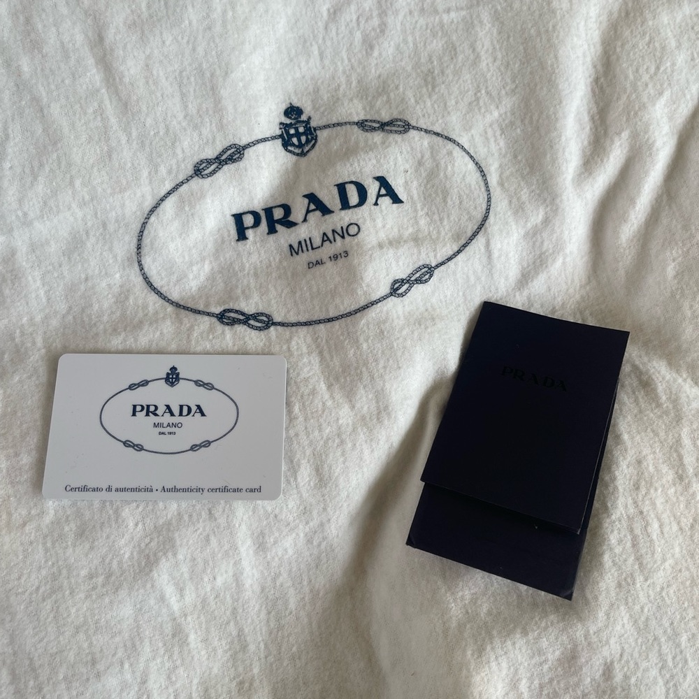Vintage Prada Glacé Folding tote - Picture 14 of 16